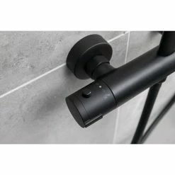 BAUHAUS Camargue Duschsystem New York Mit Thermostatarmatur, Anzahl Strahlarten: 3 Stk., Schwarz -Sanitärinstallation Verkaufsladen 12 521